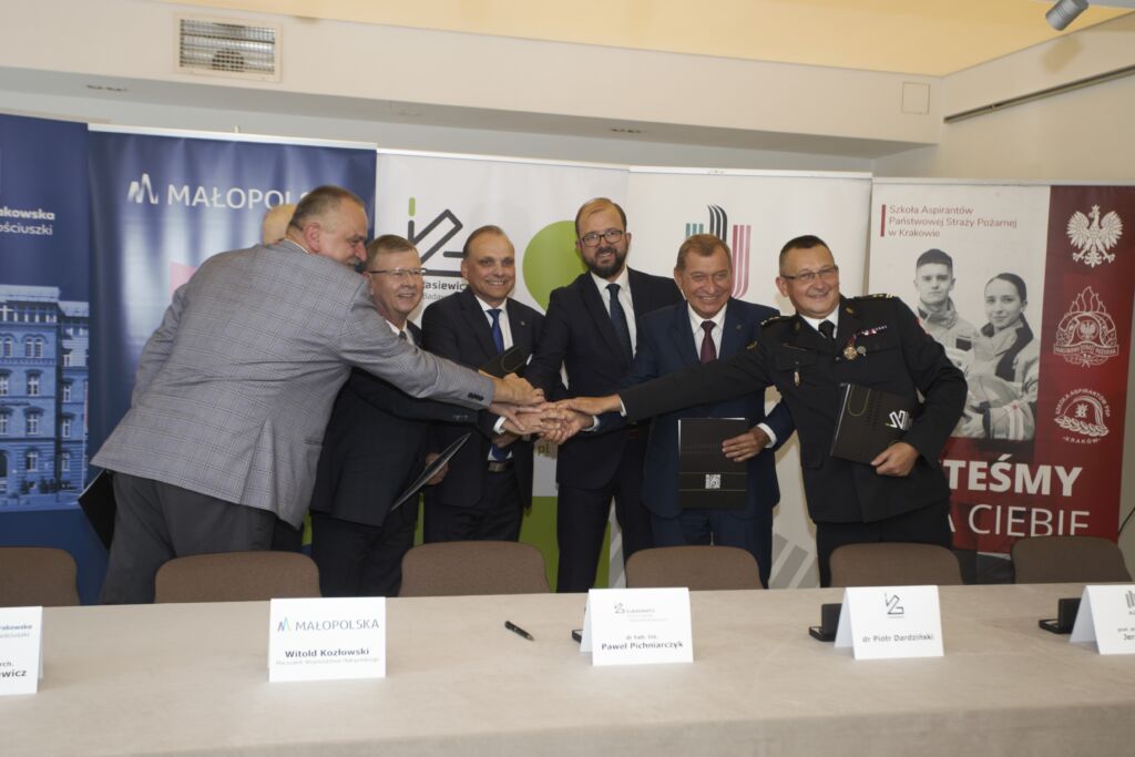 grupa mężczyzn